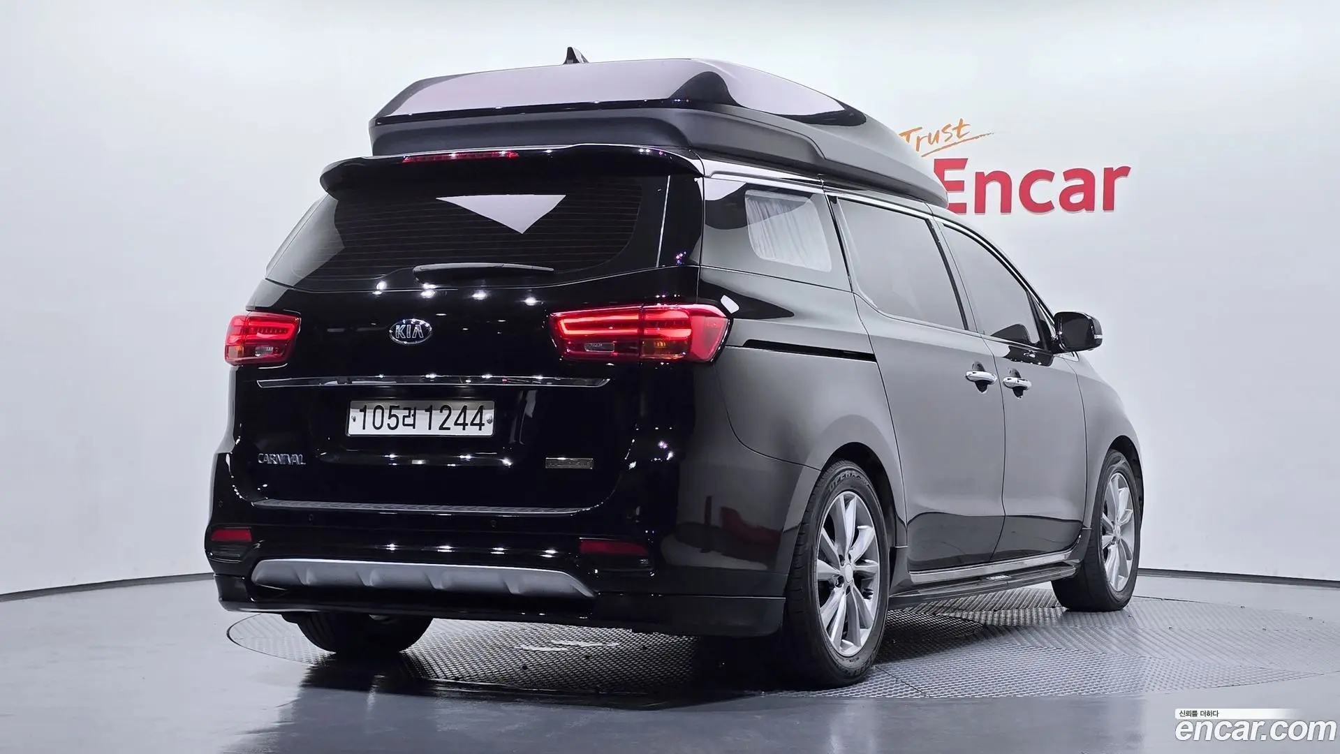 Main__Slider__Photo:Canival Kia 2018.9-1
