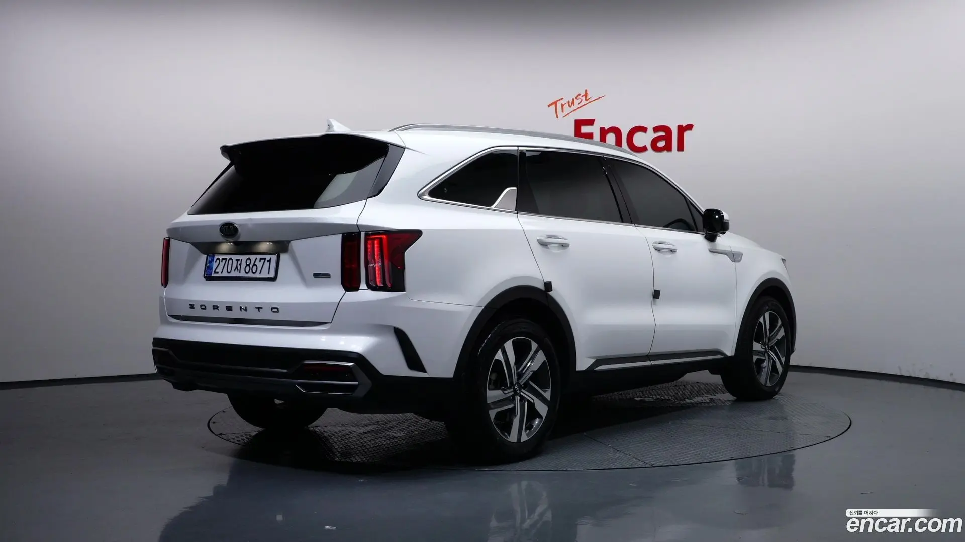 Main__Slider__Photo:Sorento Kia 2021.4-1