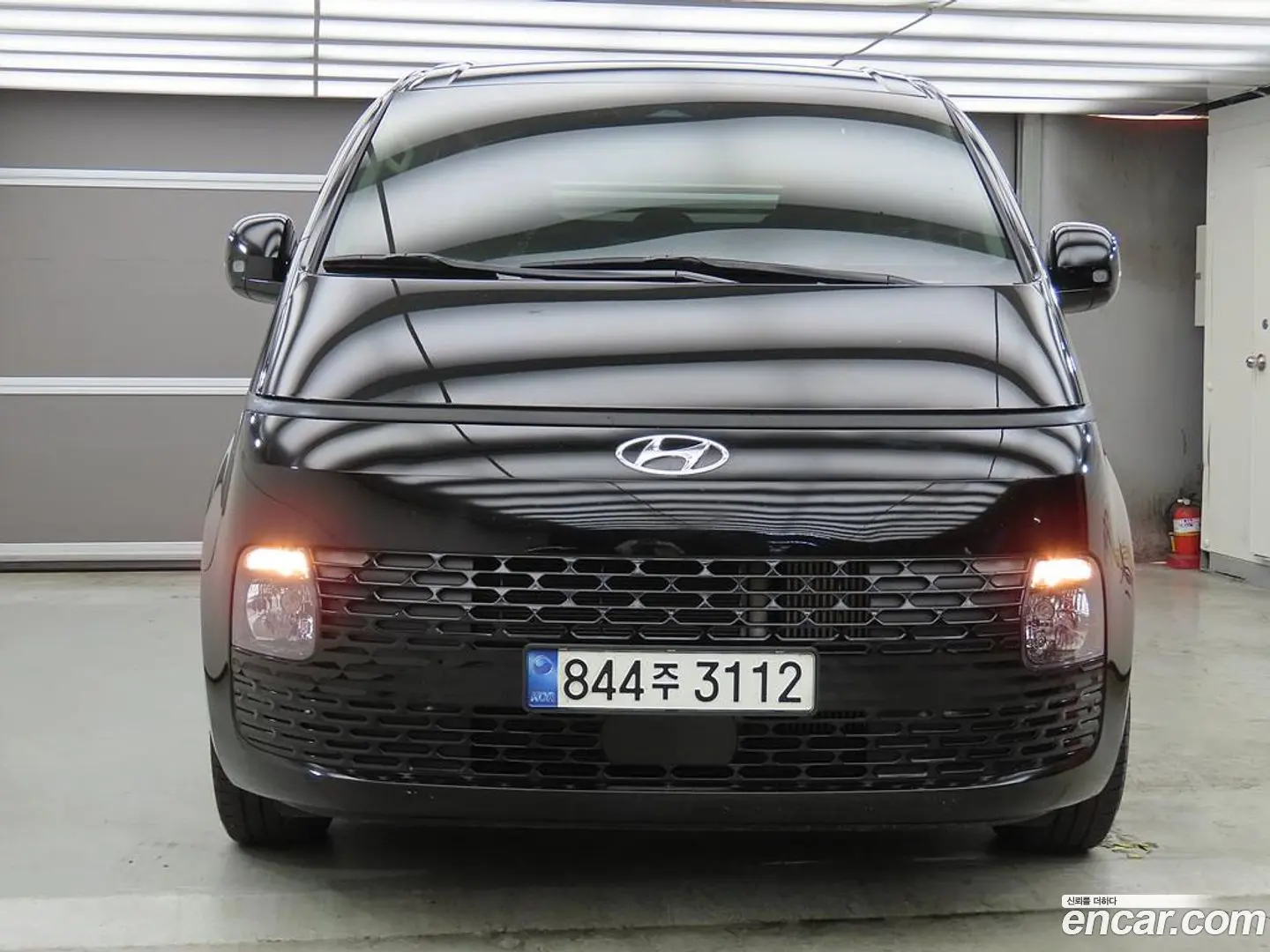 Main__Slider__Photo:Staria Hyundai 2022.7-1