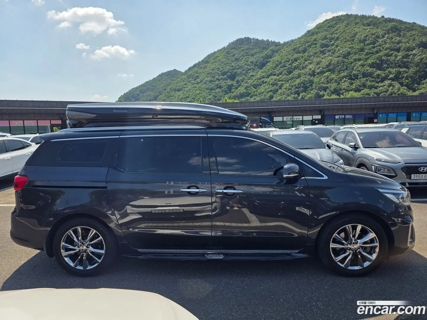 Main__Slider__Photo:Canival Kia 2018.8-1