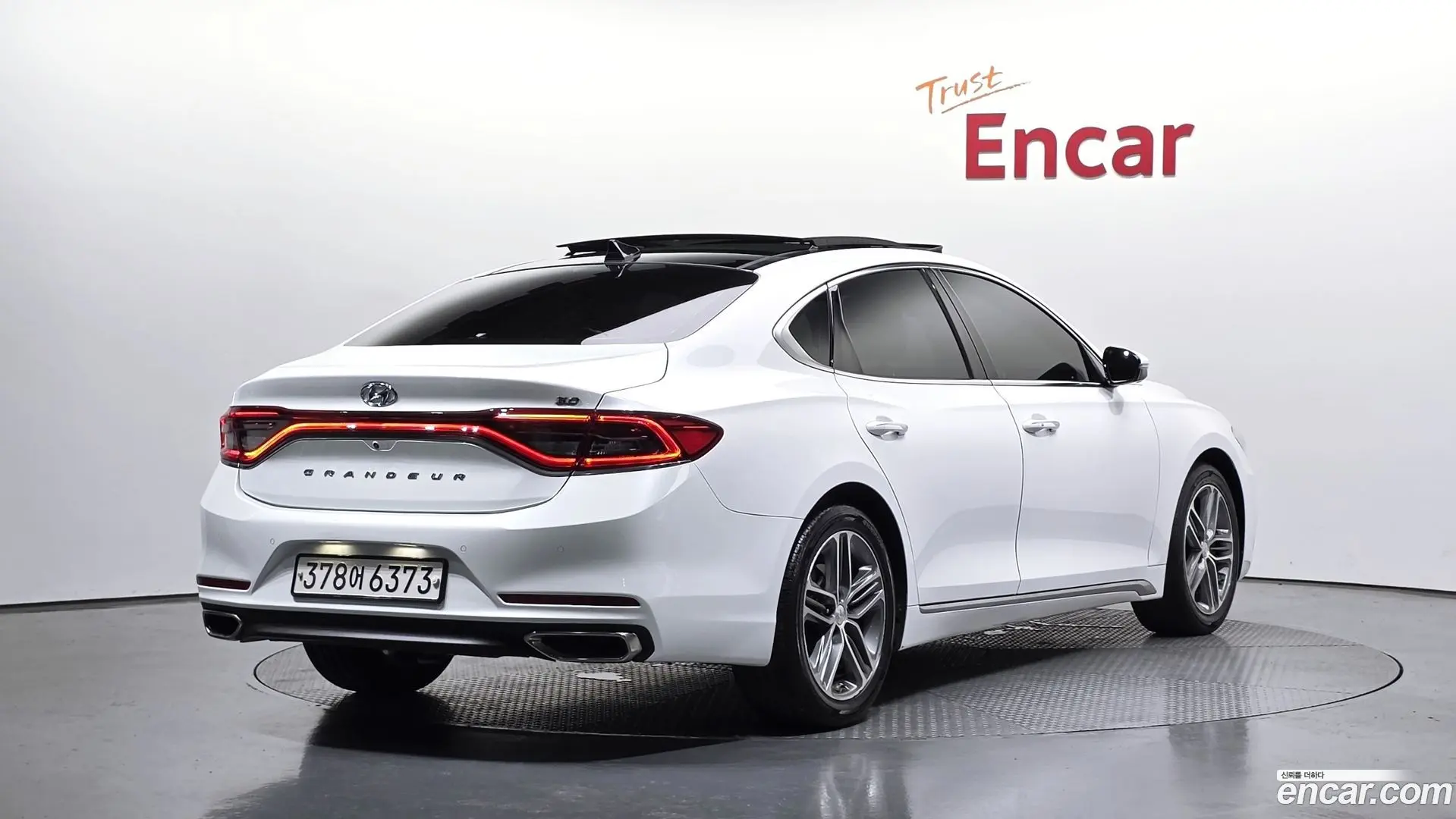 Main__Slider__Photo:Grandeur Hyundai 2018.4-1