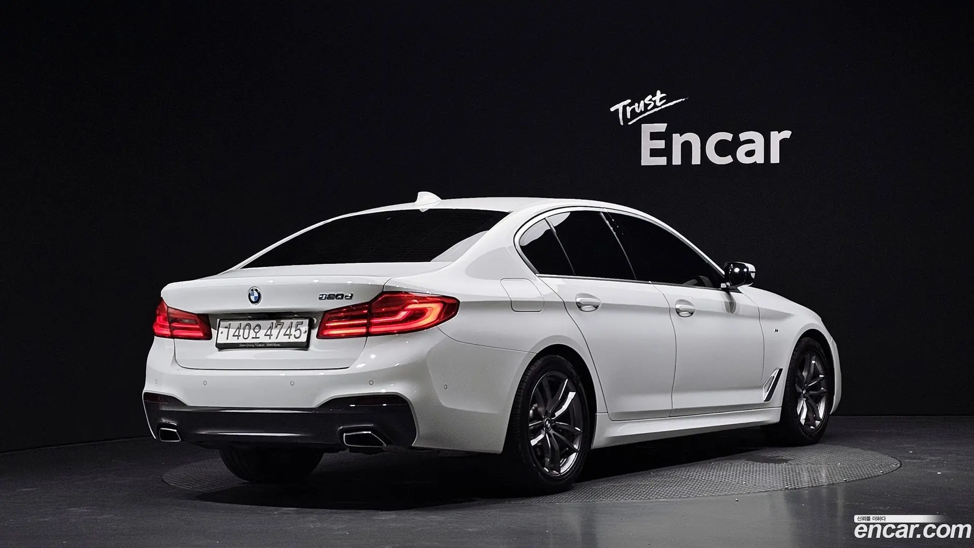 Main__Slider__Photo:5-Series BMW 2019.3-1