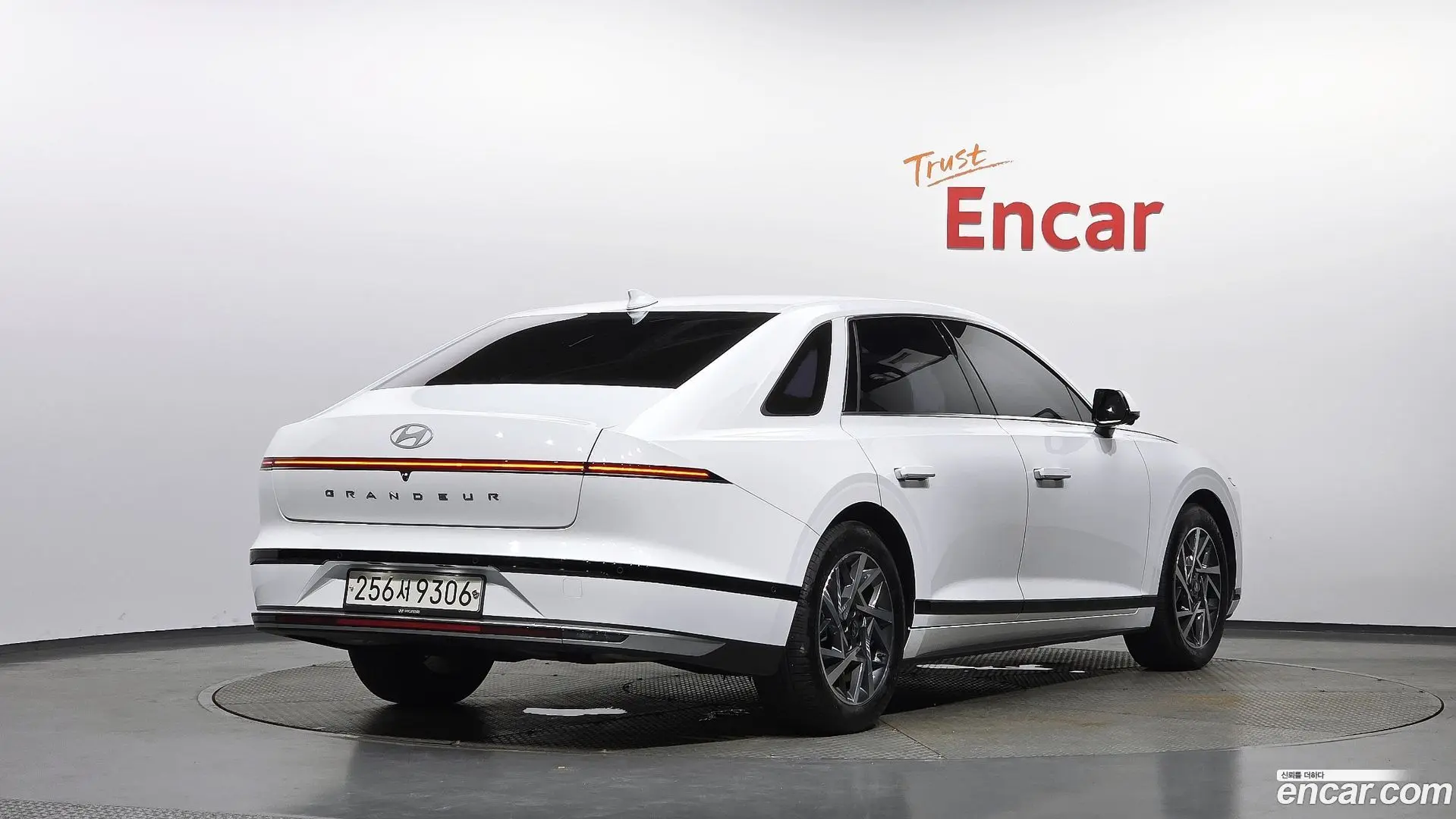 Main__Slider__Photo:Grandeur Hyundai 2024.6-1