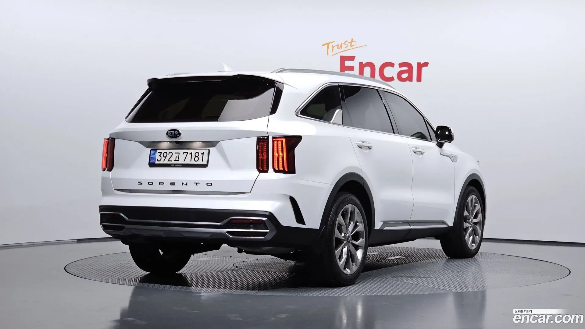 Main__Slider__Photo:Sorento Kia 2020.7-1