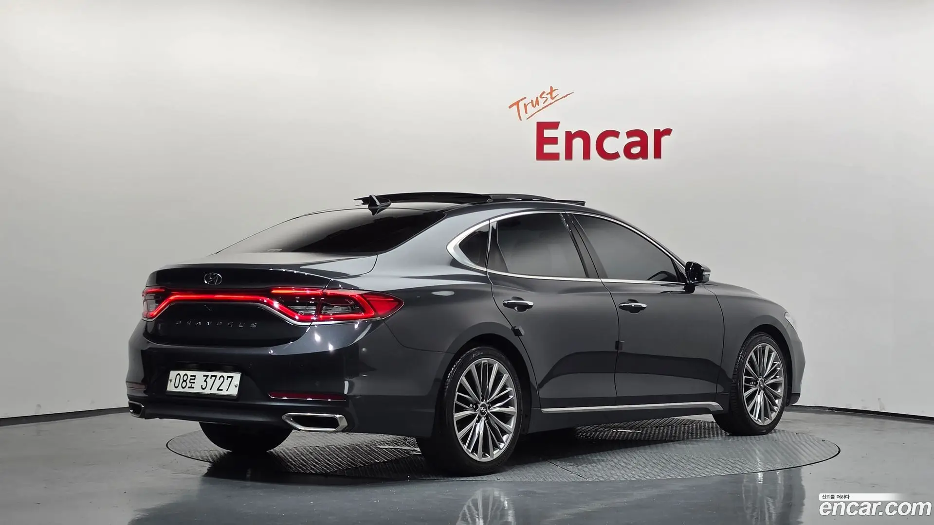Main__Slider__Photo:Grandeur Hyundai 2018.5-1