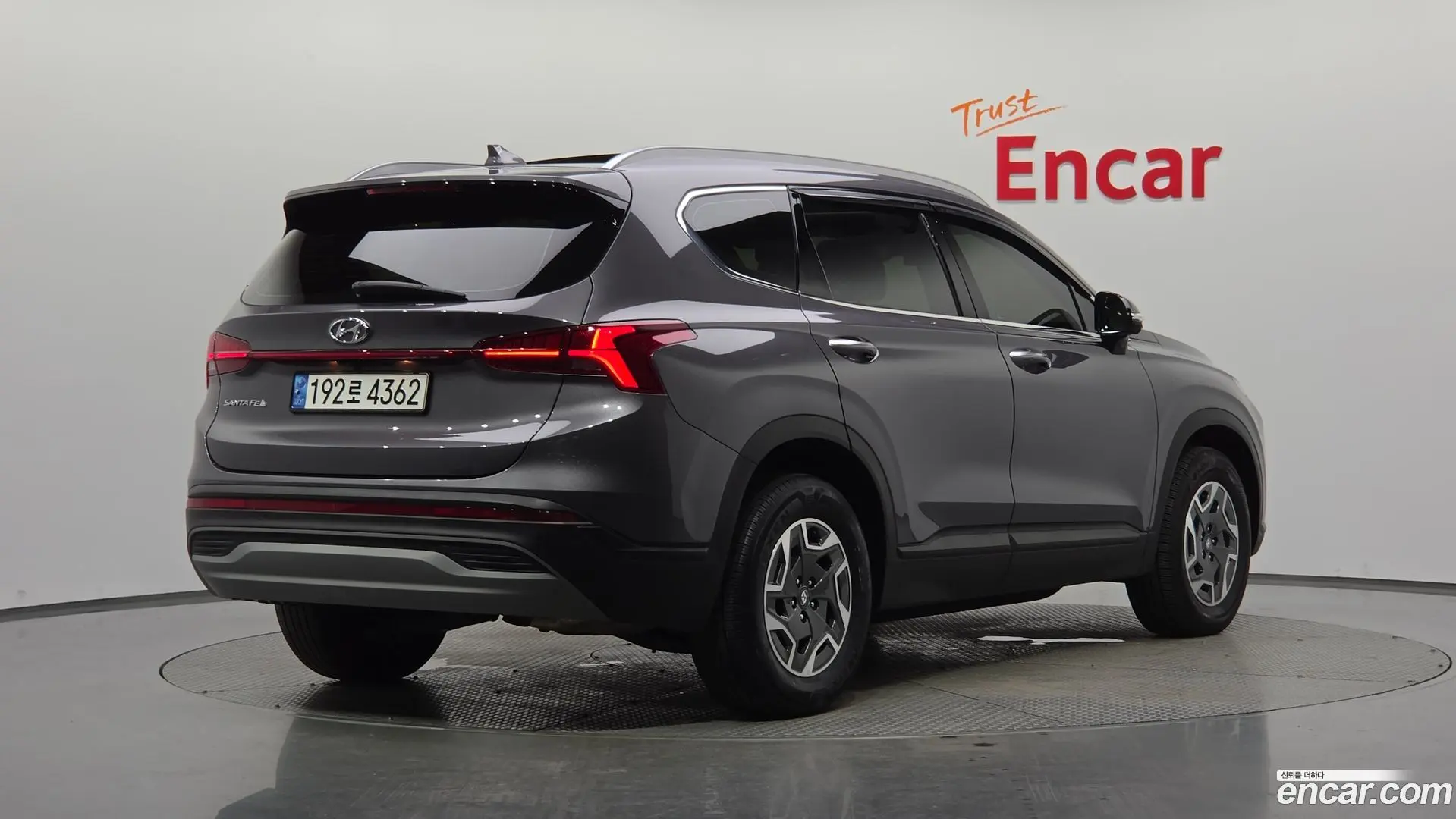 Main__Slider__Photo:Santafe Hyundai 2022.11-1