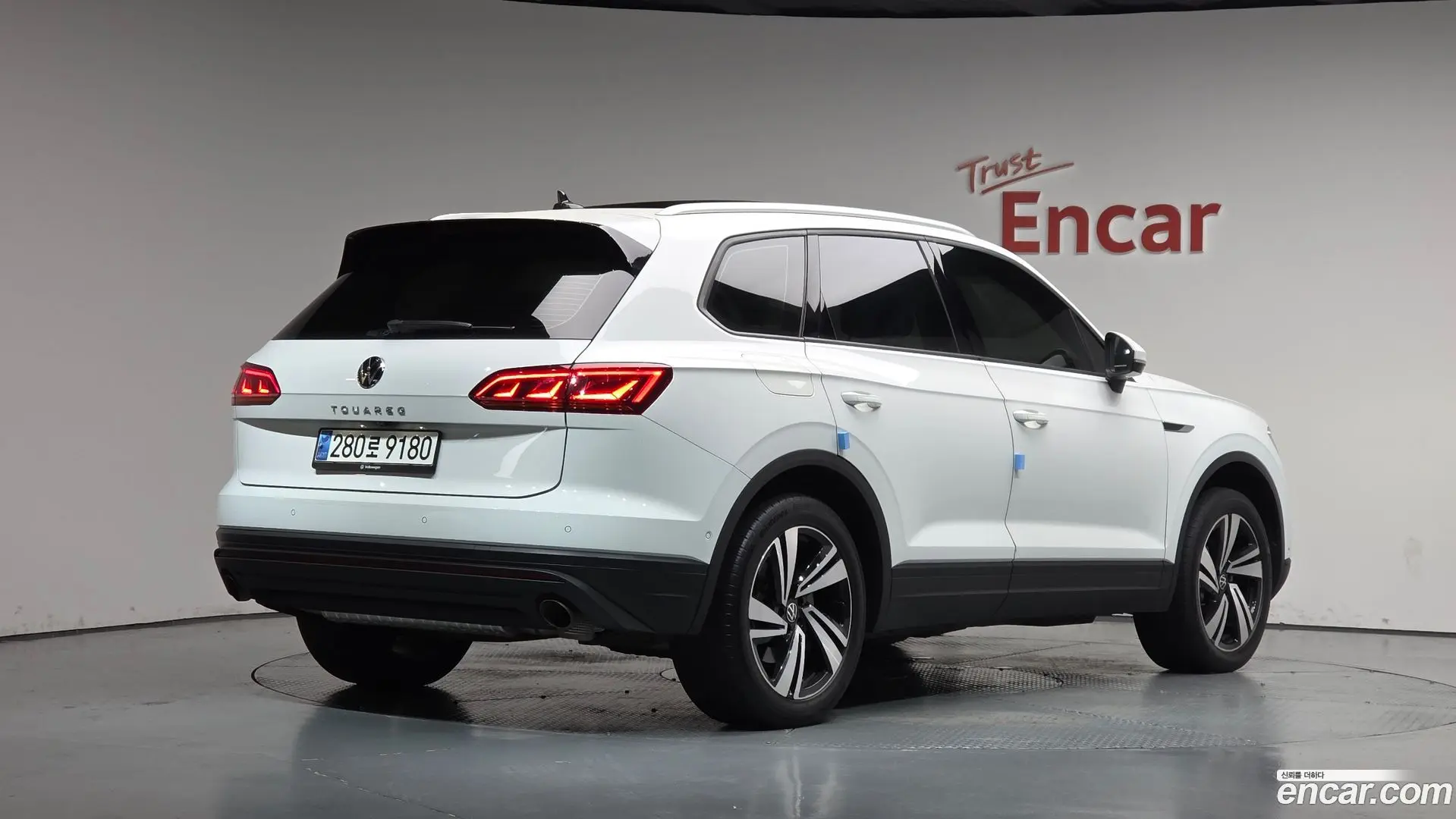 Main__Slider__Photo:Touareg Volkswagen 2023.5-1