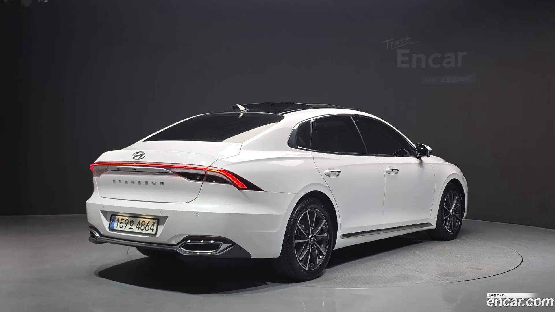 Main__Slider__Photo:Grandeur Hyundai 2022.7-1