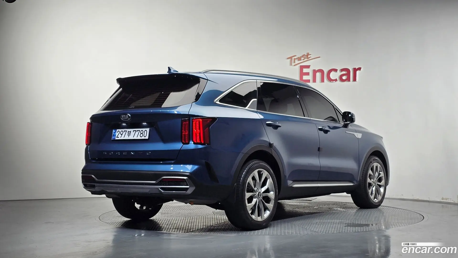 Main__Slider__Photo:Sorento Kia 2020.7-1