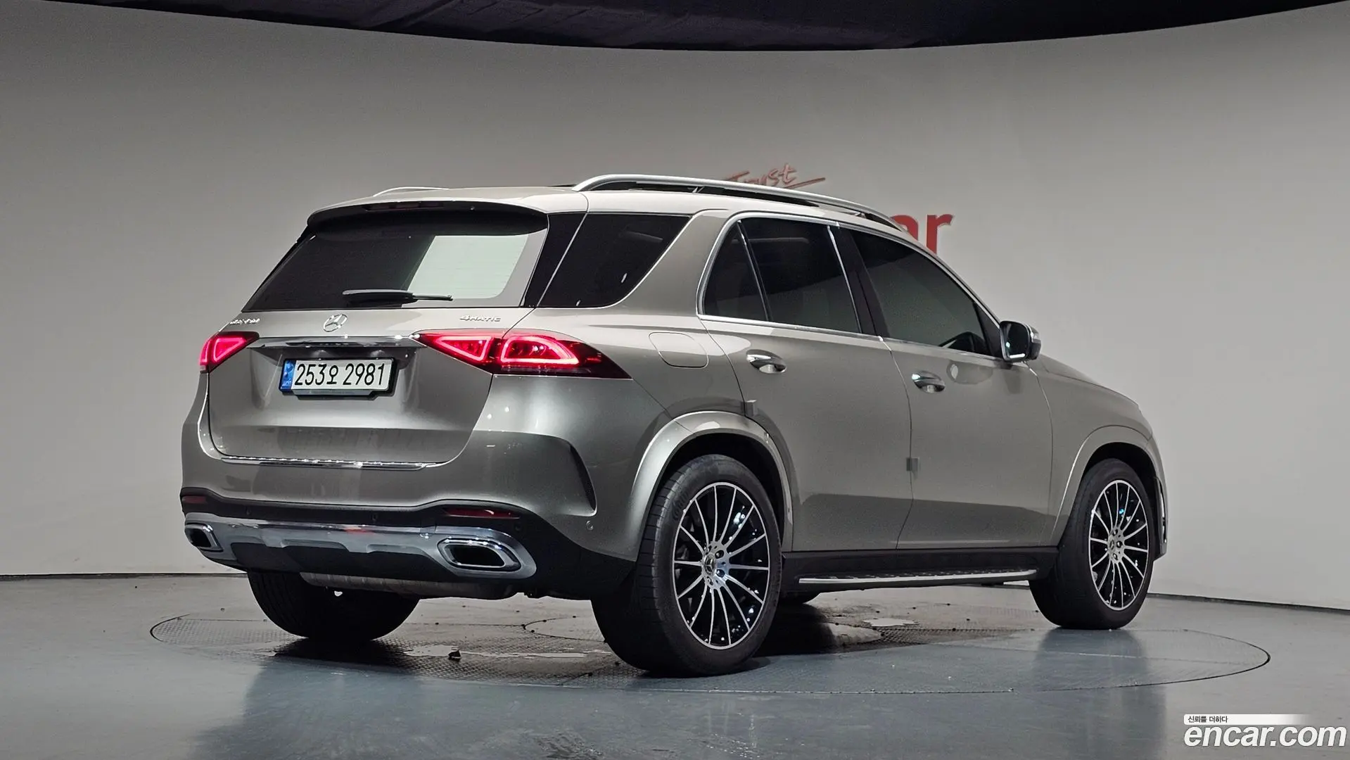 Main__Slider__Photo:GLE-Class Mercedes-Benz 2022.2-1