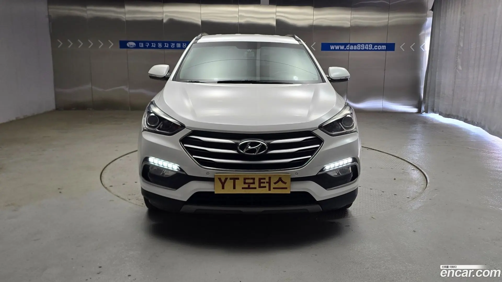 Main__Slider__Photo:Santafe Hyundai 2017.10-1