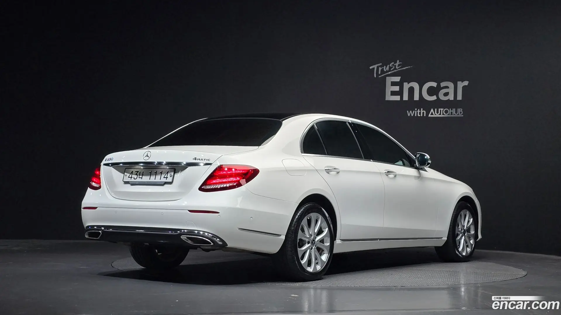 Main__Slider__Photo:E-Class Mercedes-Benz 2019.4-1