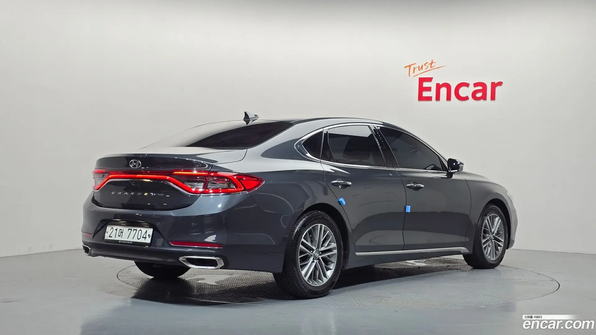Main__Slider__Photo:Grandeur Hyundai 2018.8-1