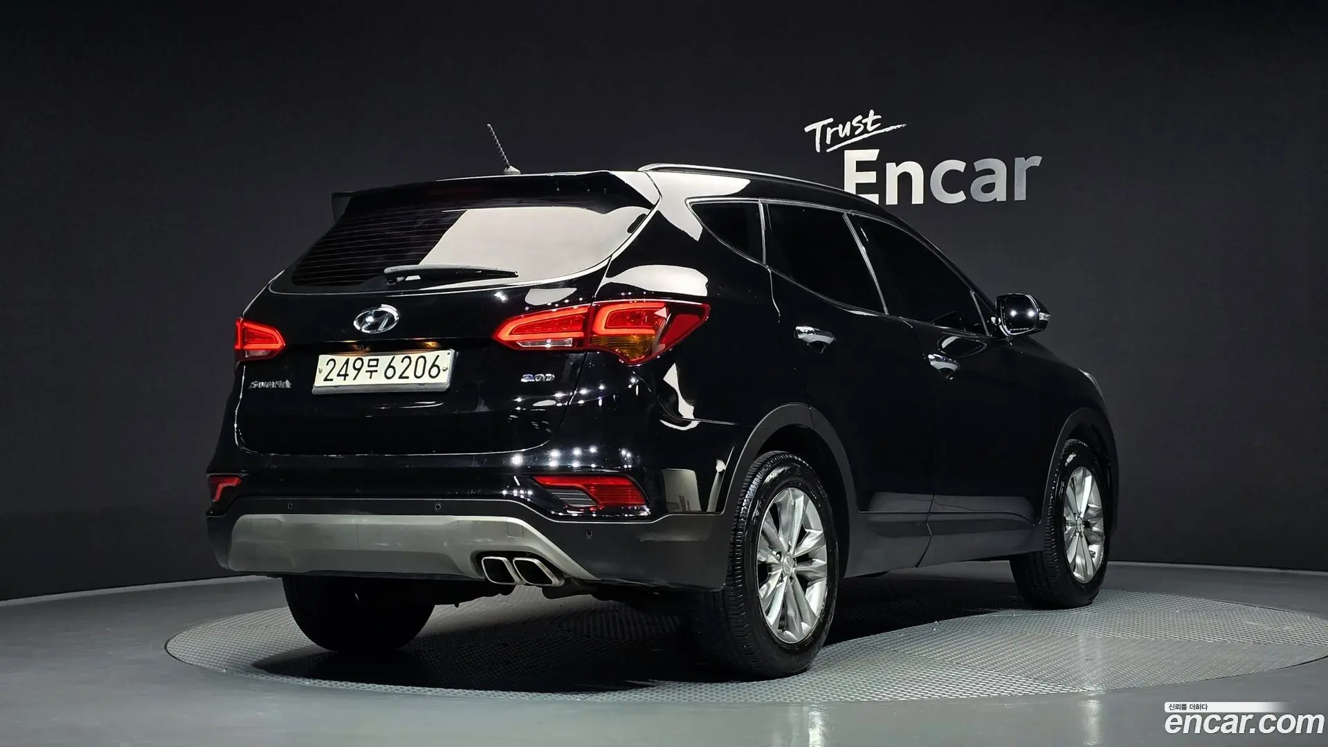 Main__Slider__Photo:Santafe Hyundai 2018.0-1