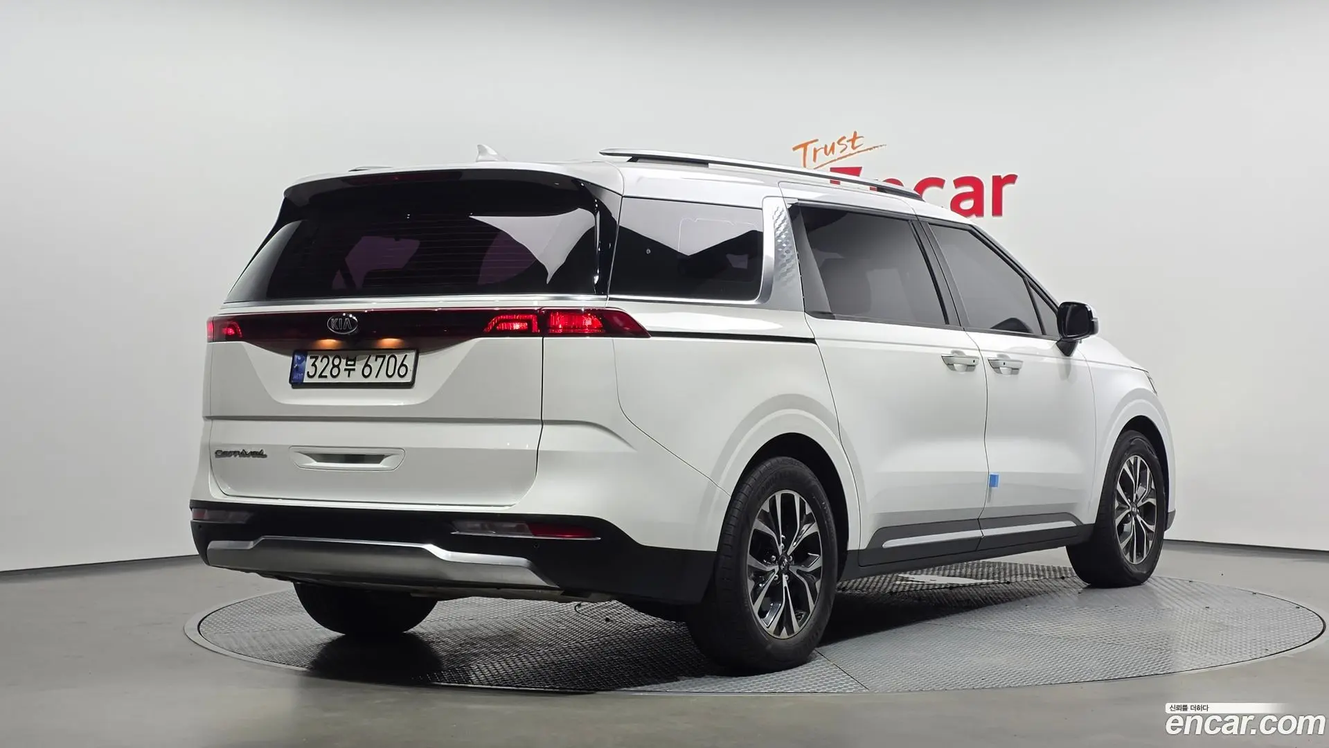 Main__Slider__Photo:Canival Kia 2021.2-1