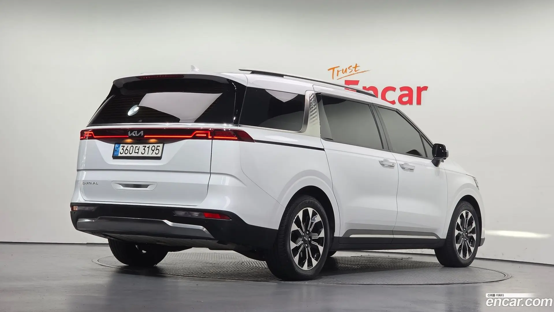 Main__Slider__Photo:Canival Kia 2022.0-1