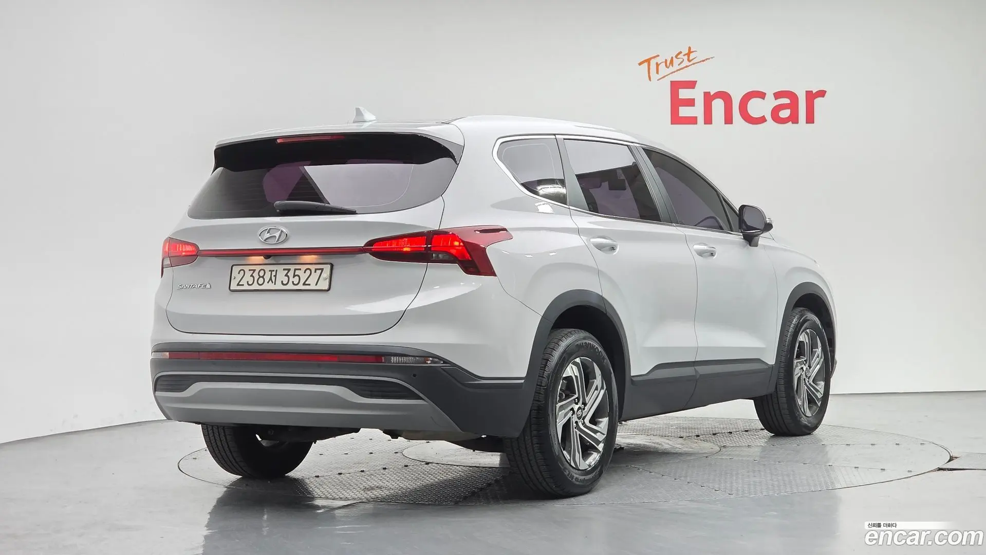 Main__Slider__Photo:Santafe Hyundai 2020.9-1
