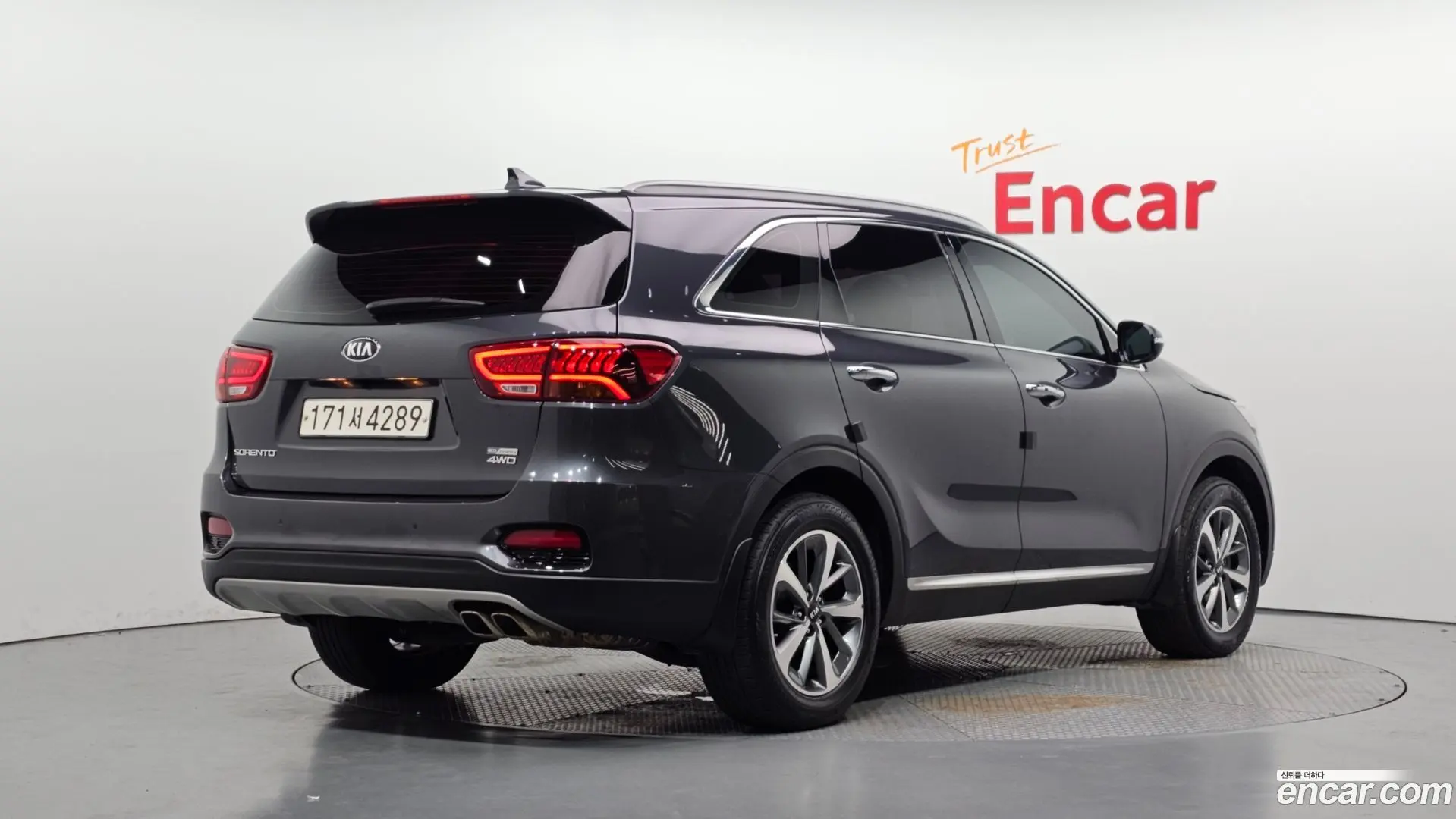 Main__Slider__Photo:Sorento Kia 2018.1-1