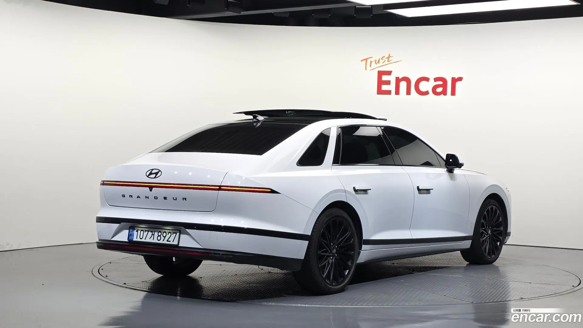 Main__Slider__Photo:Grandeur Hyundai 2024.0-1