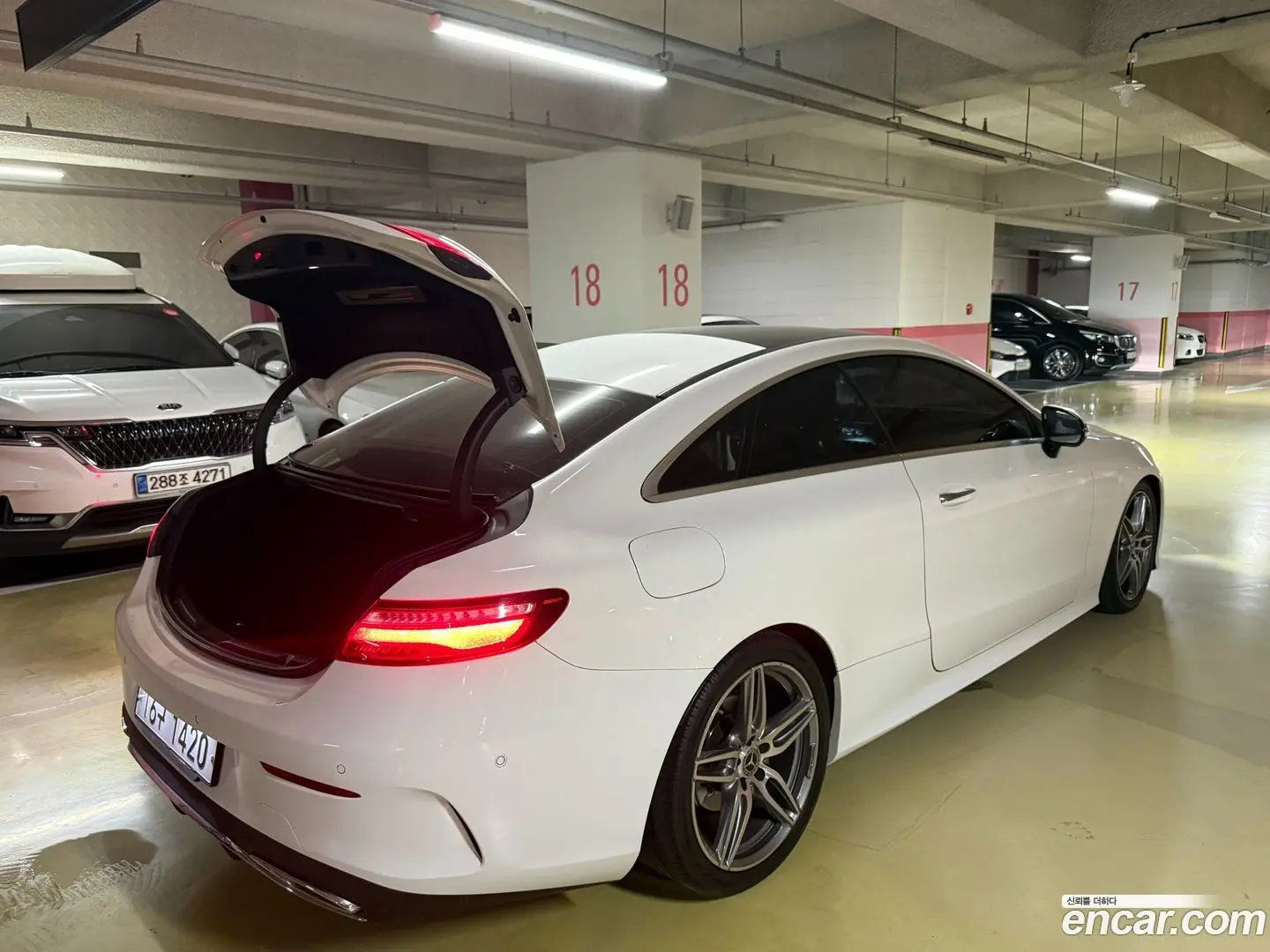 Main__Slider__Photo:E-Class Mercedes-Benz 2018.6-1