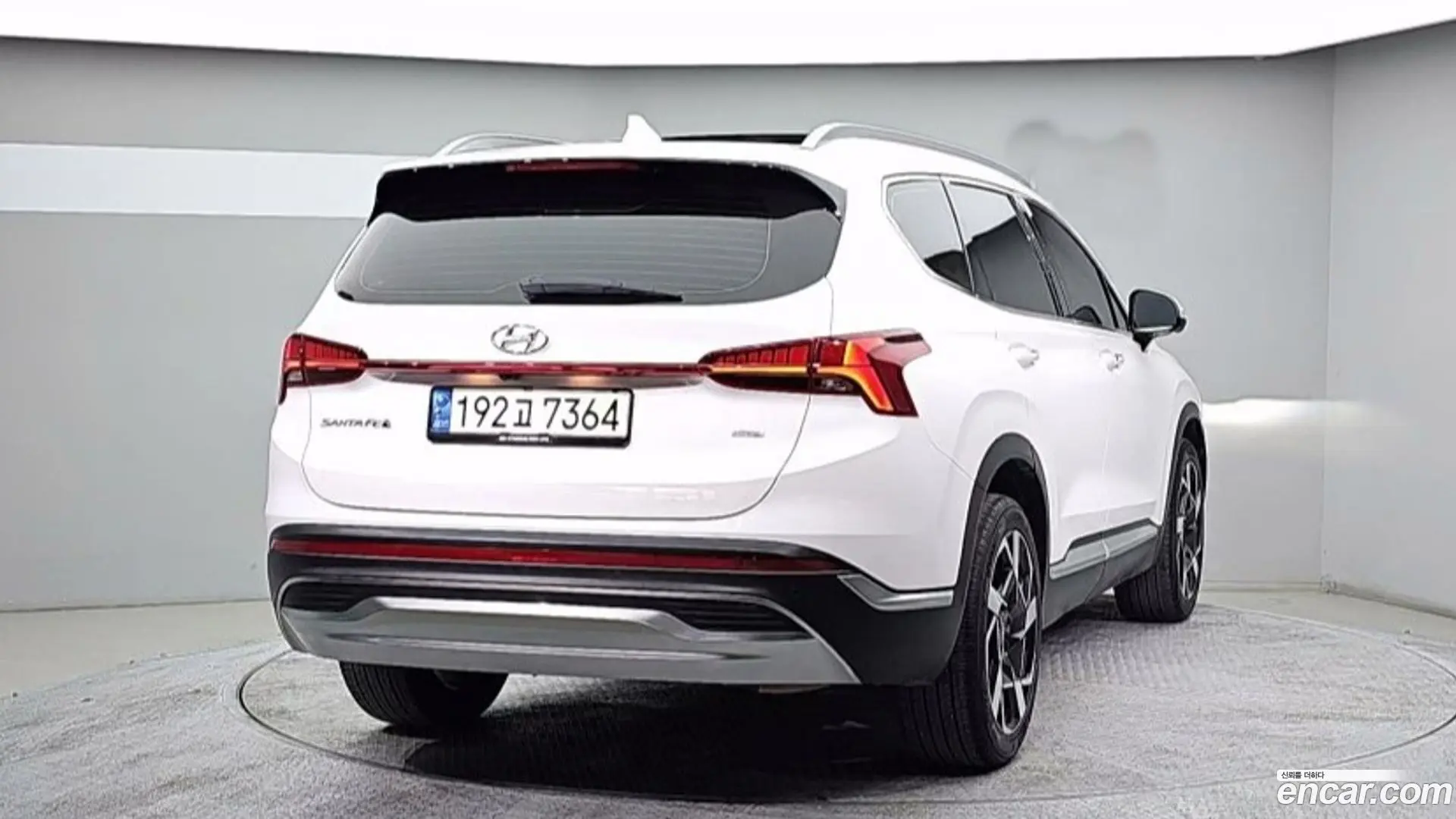 Main__Slider__Photo:Santafe Hyundai 2021.0-1