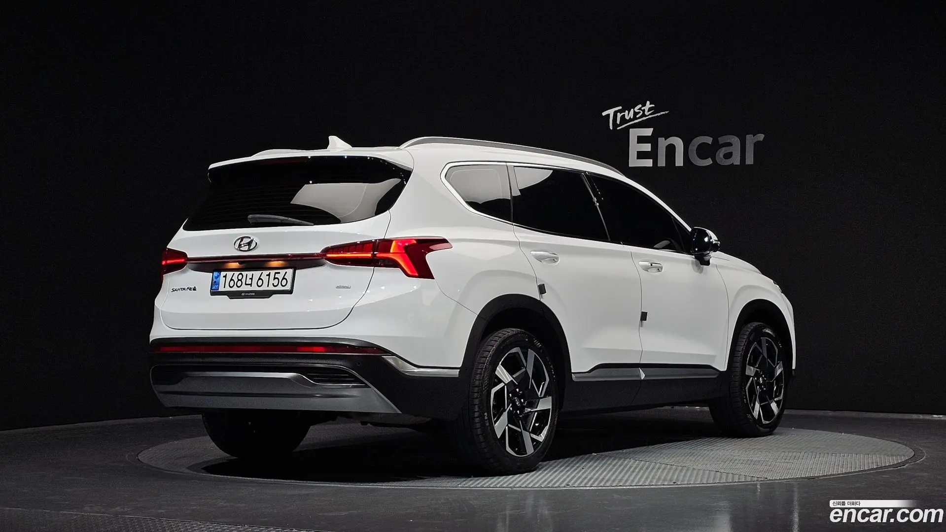 Main__Slider__Photo:Santafe Hyundai 2020.8-1