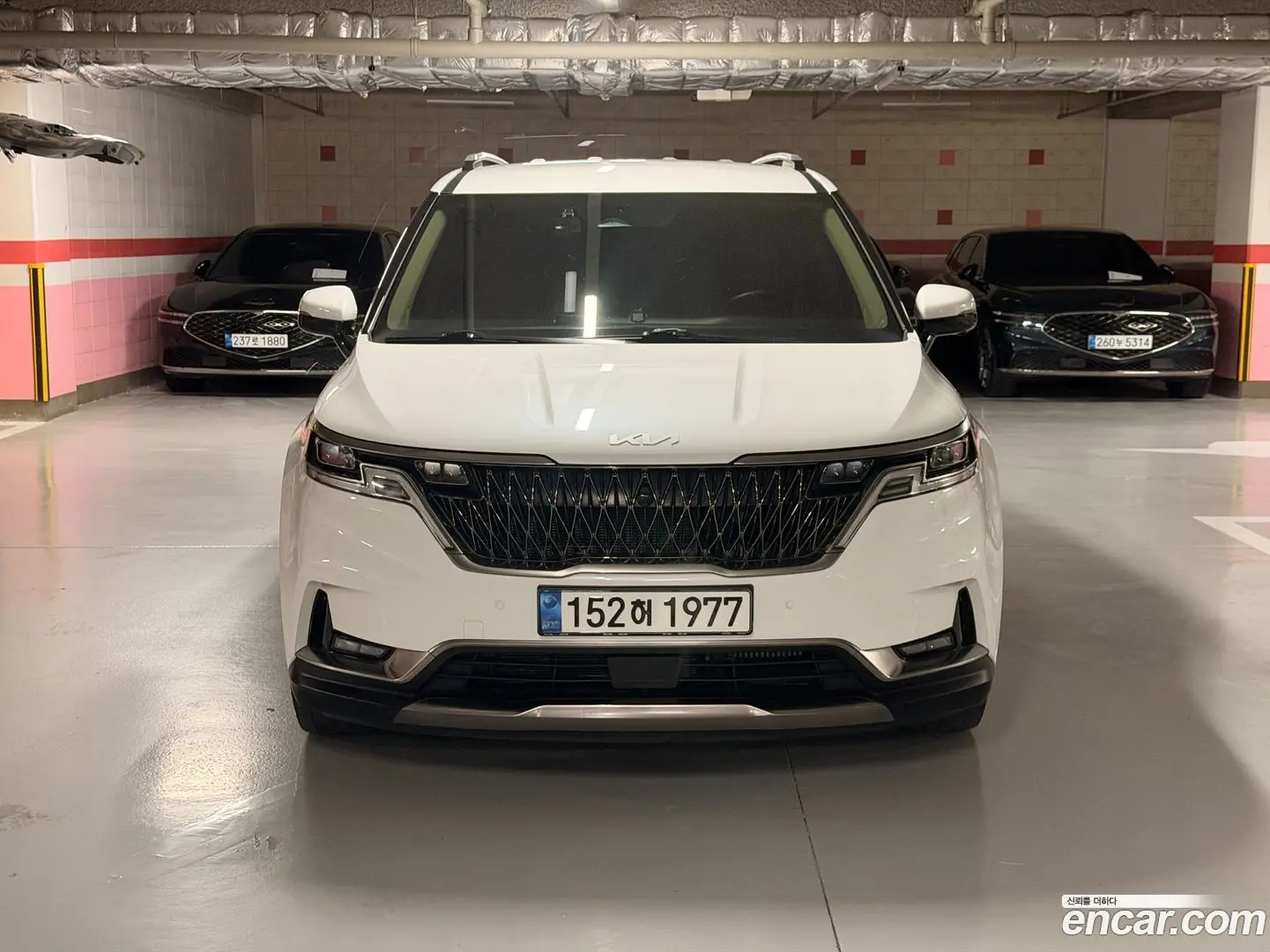 Main__Slider__Photo:Canival Kia 2023.3-1