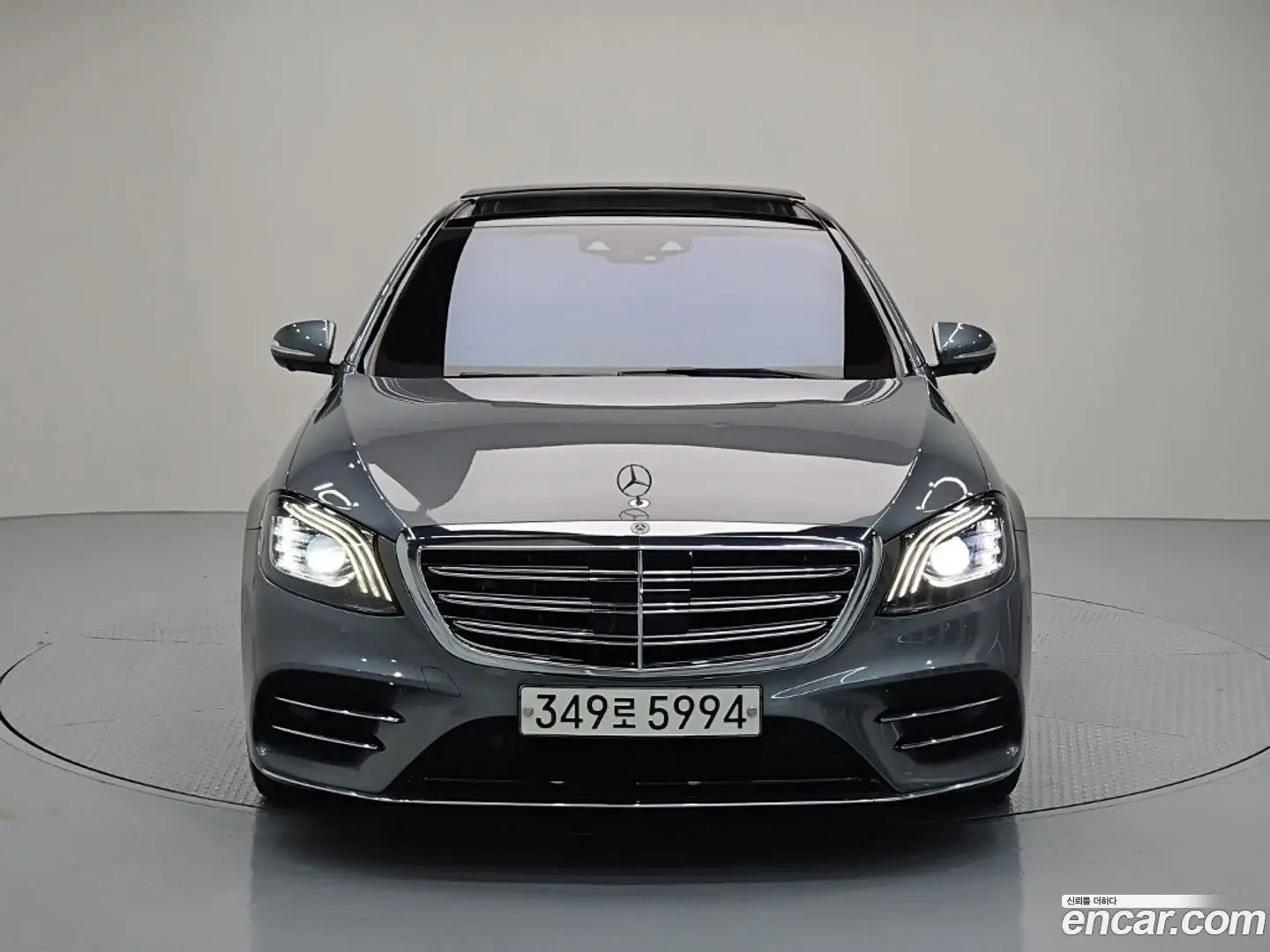 Main__Slider__Photo:S-Class Mercedes-Benz 2020.8-1
