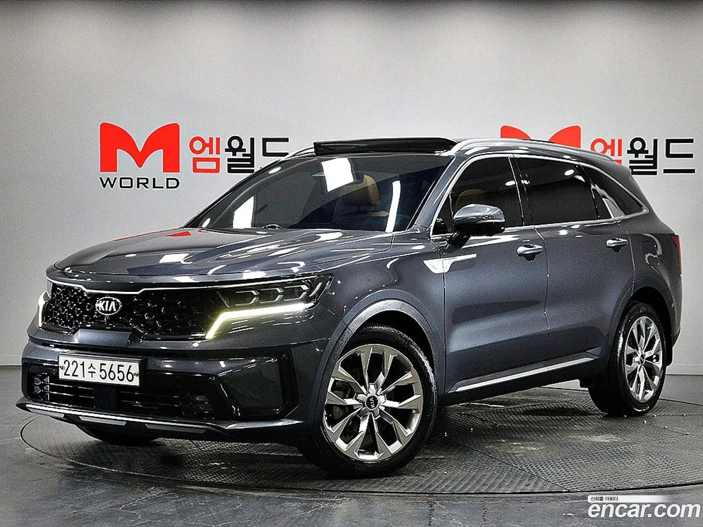 Main__Slider__Photo:Sorento Kia 2020.5-1