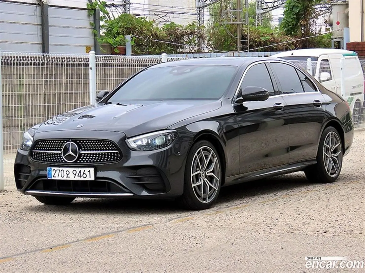 Main__Slider__Photo:E-Class Mercedes-Benz 2020.9-1
