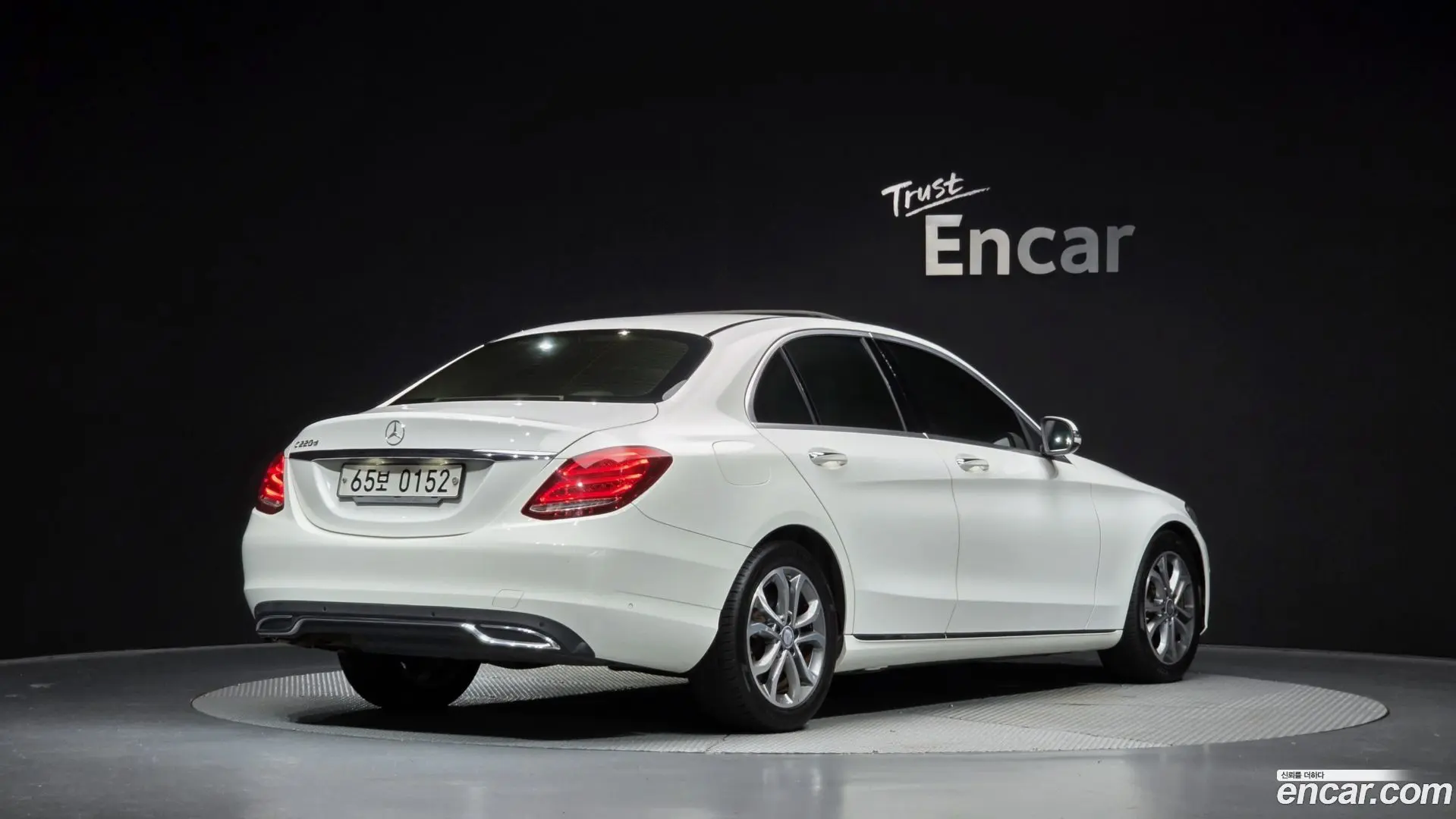 Main__Slider__Photo:C-Class Mercedes-Benz 2016.6-1