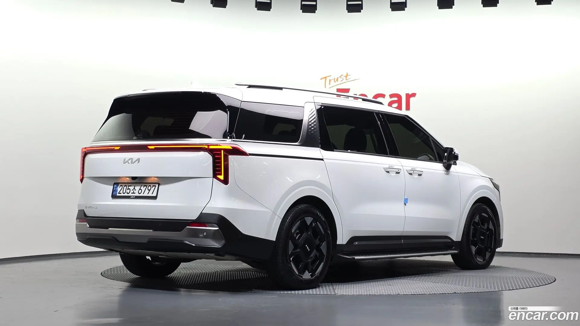 Main__Slider__Photo:Canival Kia 2024.3-1