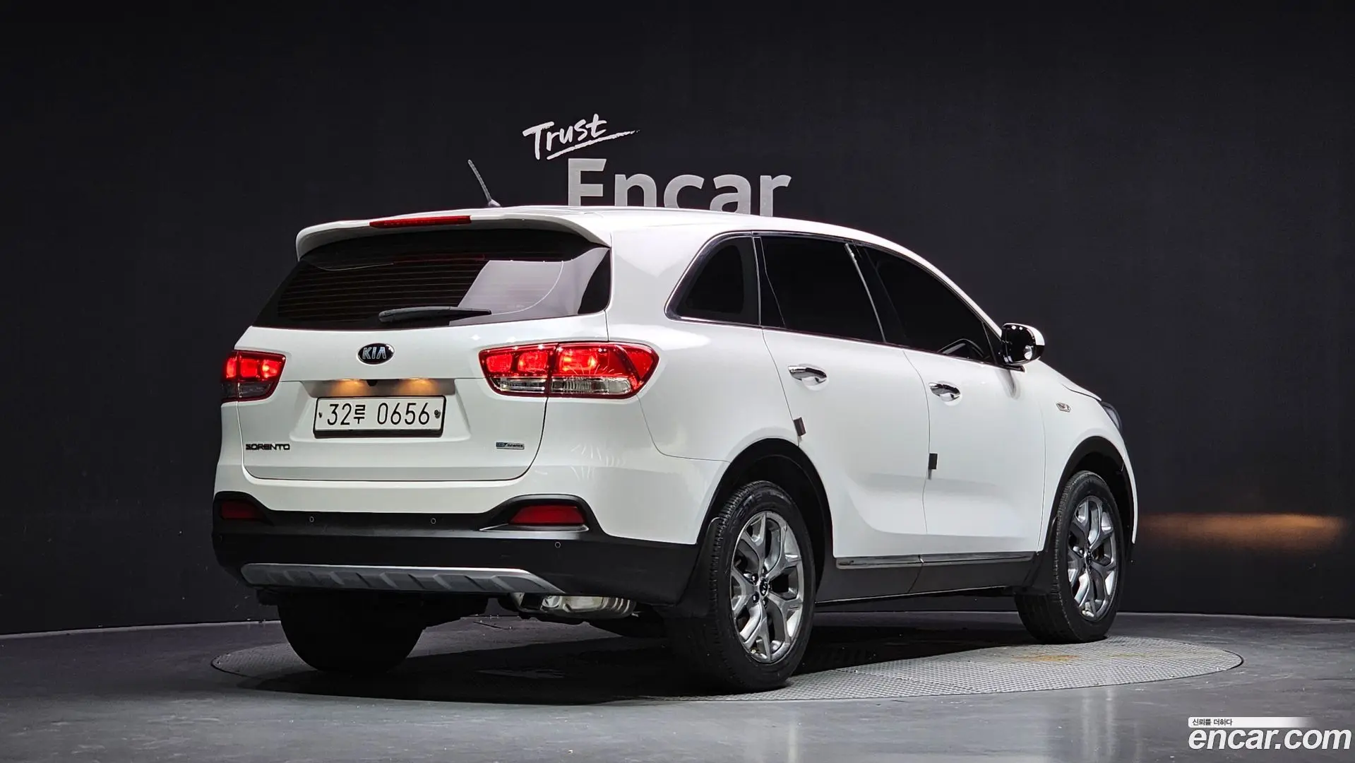 Main__Slider__Photo:Sorento Kia 2016.5-1