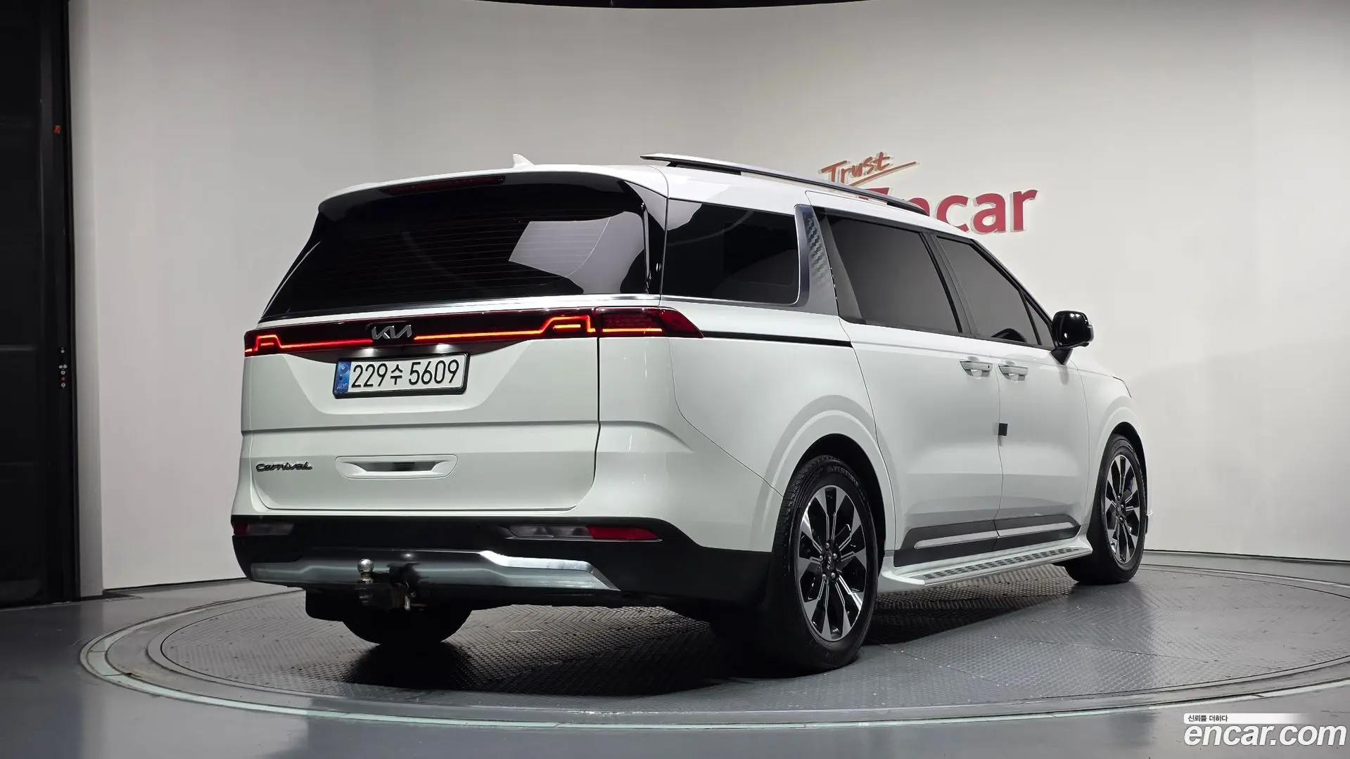 Main__Slider__Photo:Canival Kia 2020.7-1
