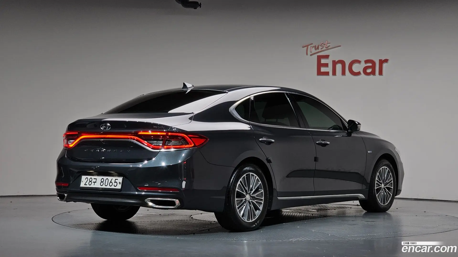 Main__Slider__Photo:Grandeur Hyundai 2019.0-1