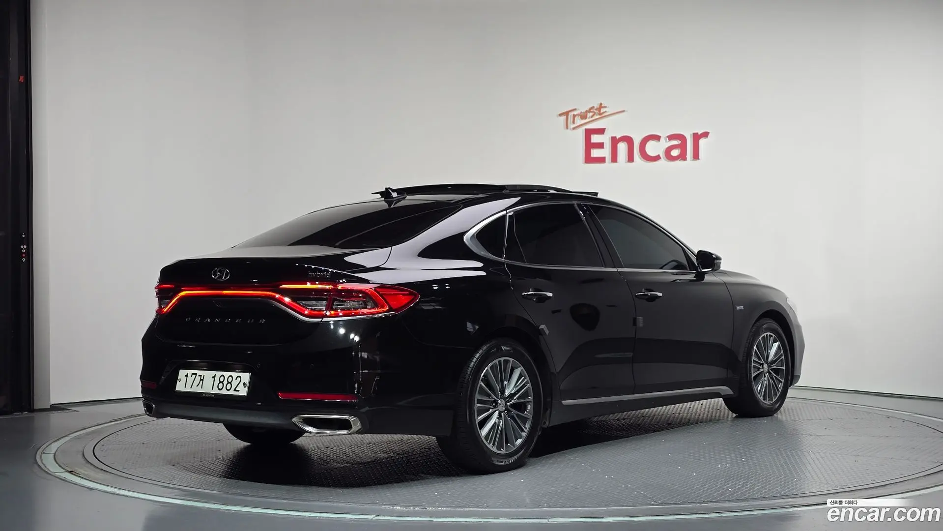 Main__Slider__Photo:Grandeur Hyundai 2019.5-1