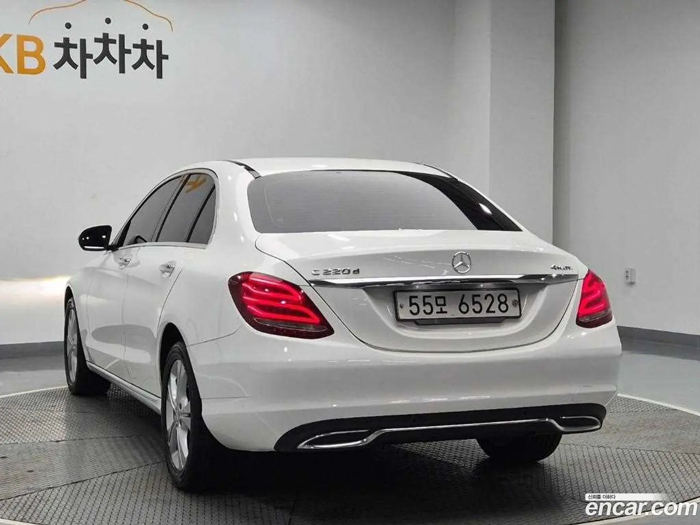 Main__Slider__Photo:C-Class Mercedes-Benz 2015.8-1