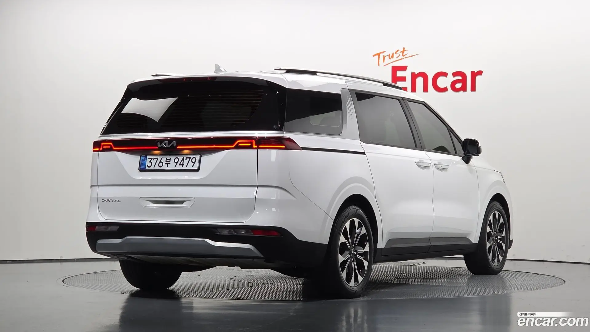 Main__Slider__Photo:Canival Kia 2022.6-1