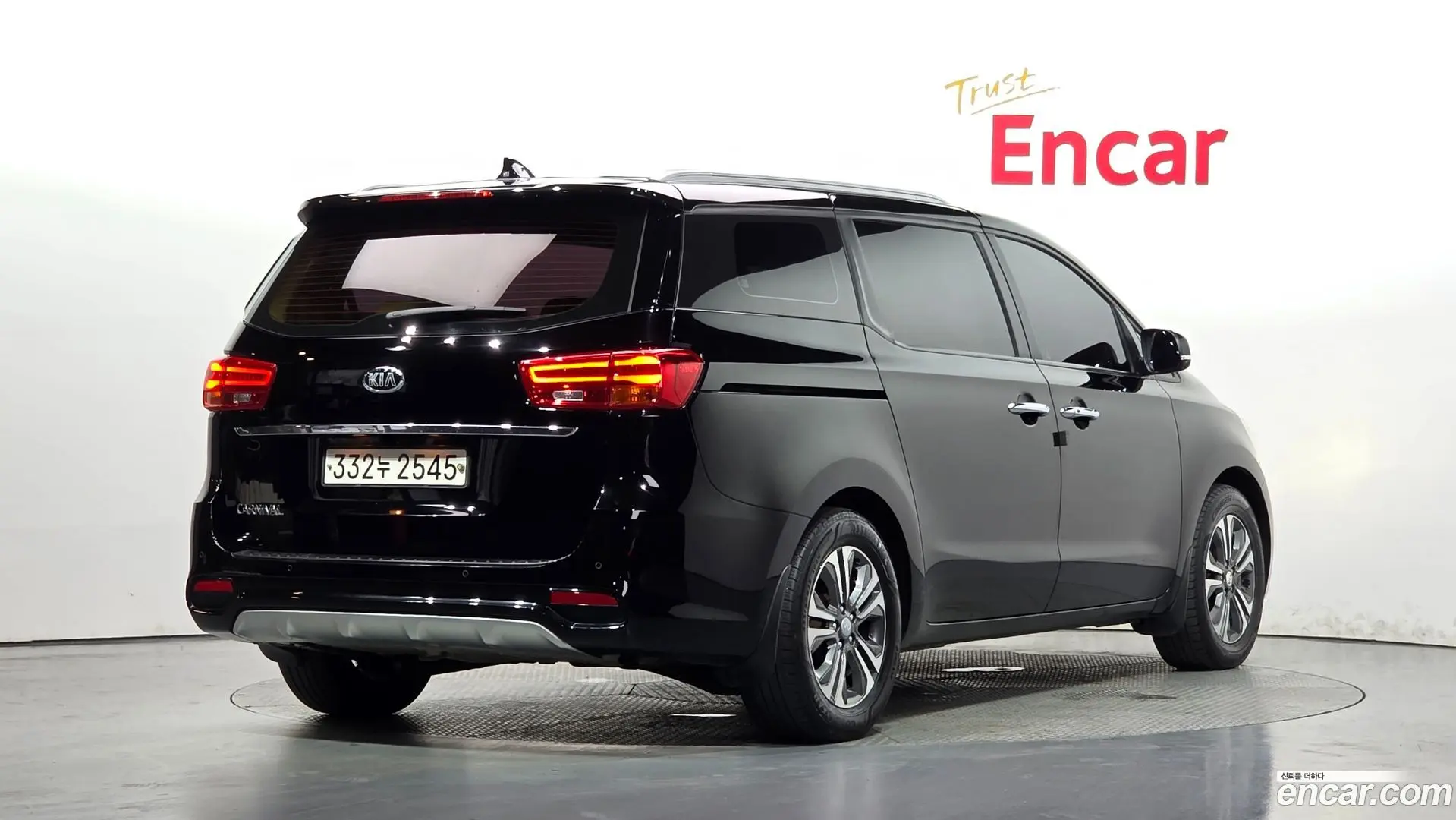 Main__Slider__Photo:Canival Kia 2018.11-1