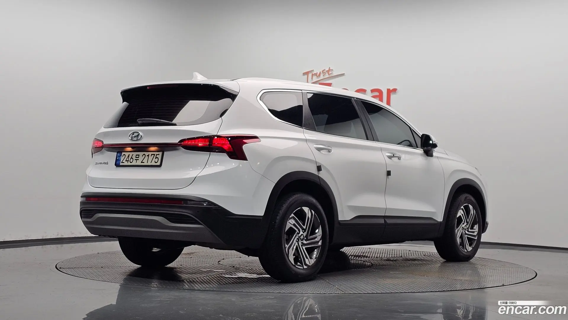 Main__Slider__Photo:Santafe Hyundai 2021.11-1