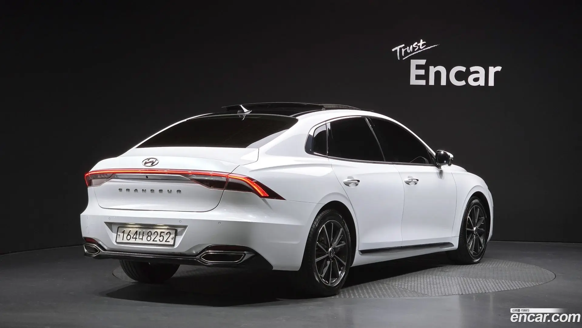 Main__Slider__Photo:Grandeur Hyundai 2020.8-1