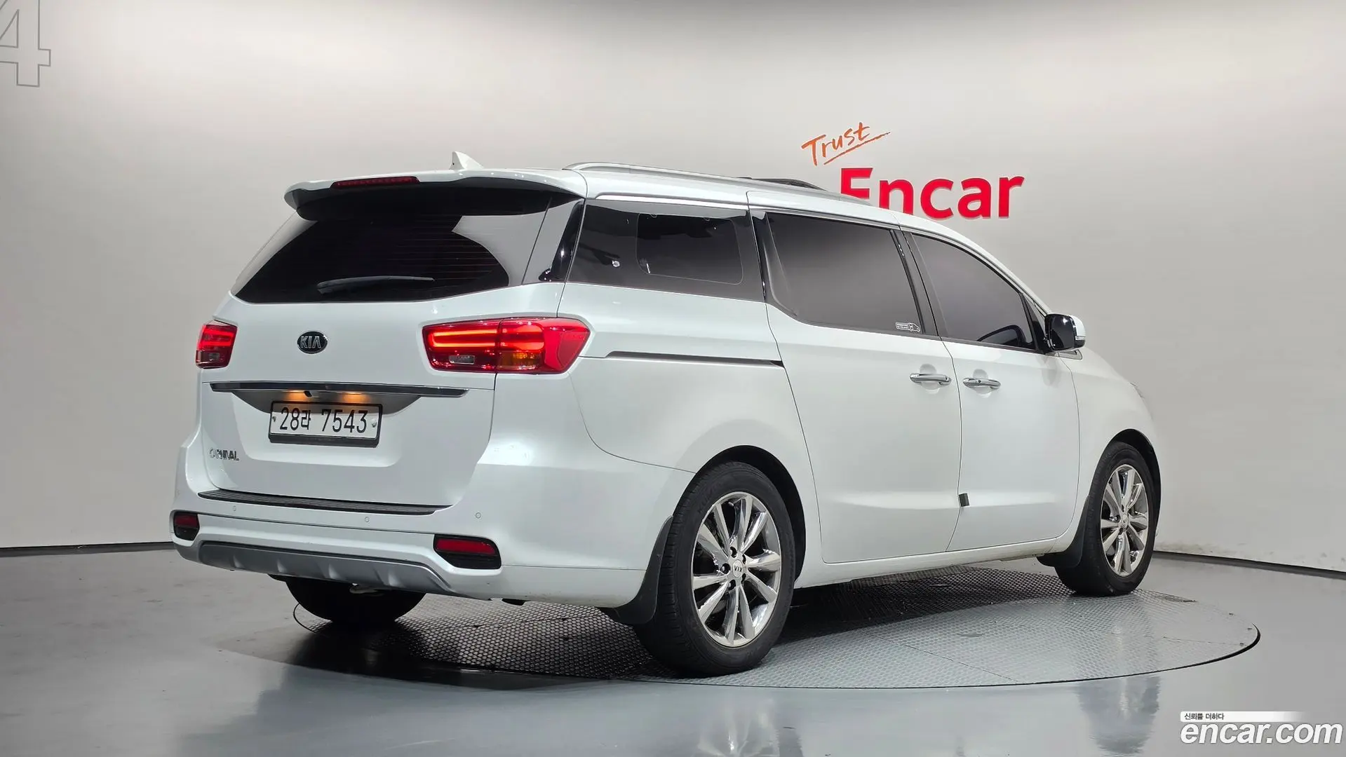 Main__Slider__Photo:Canival Kia 2018.9-1