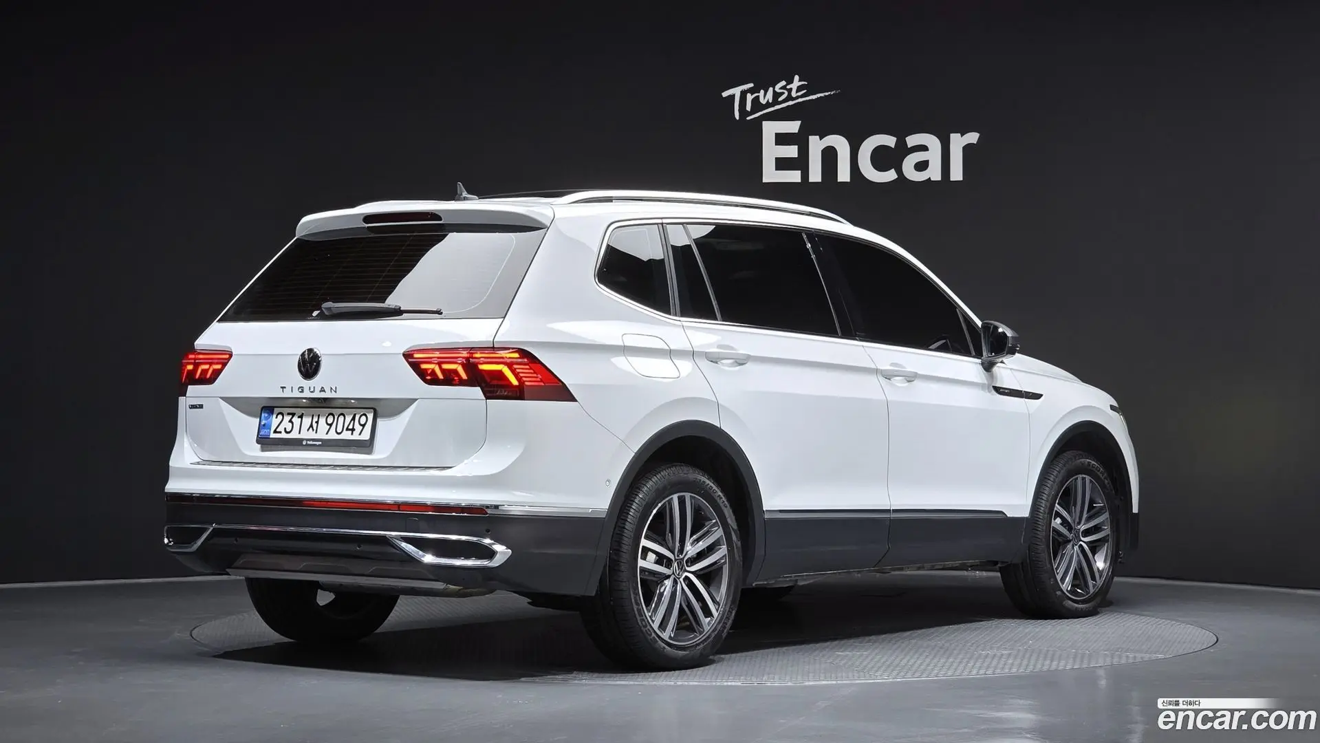 Main__Slider__Photo:Tiguan Volkswagen 2022.10-1