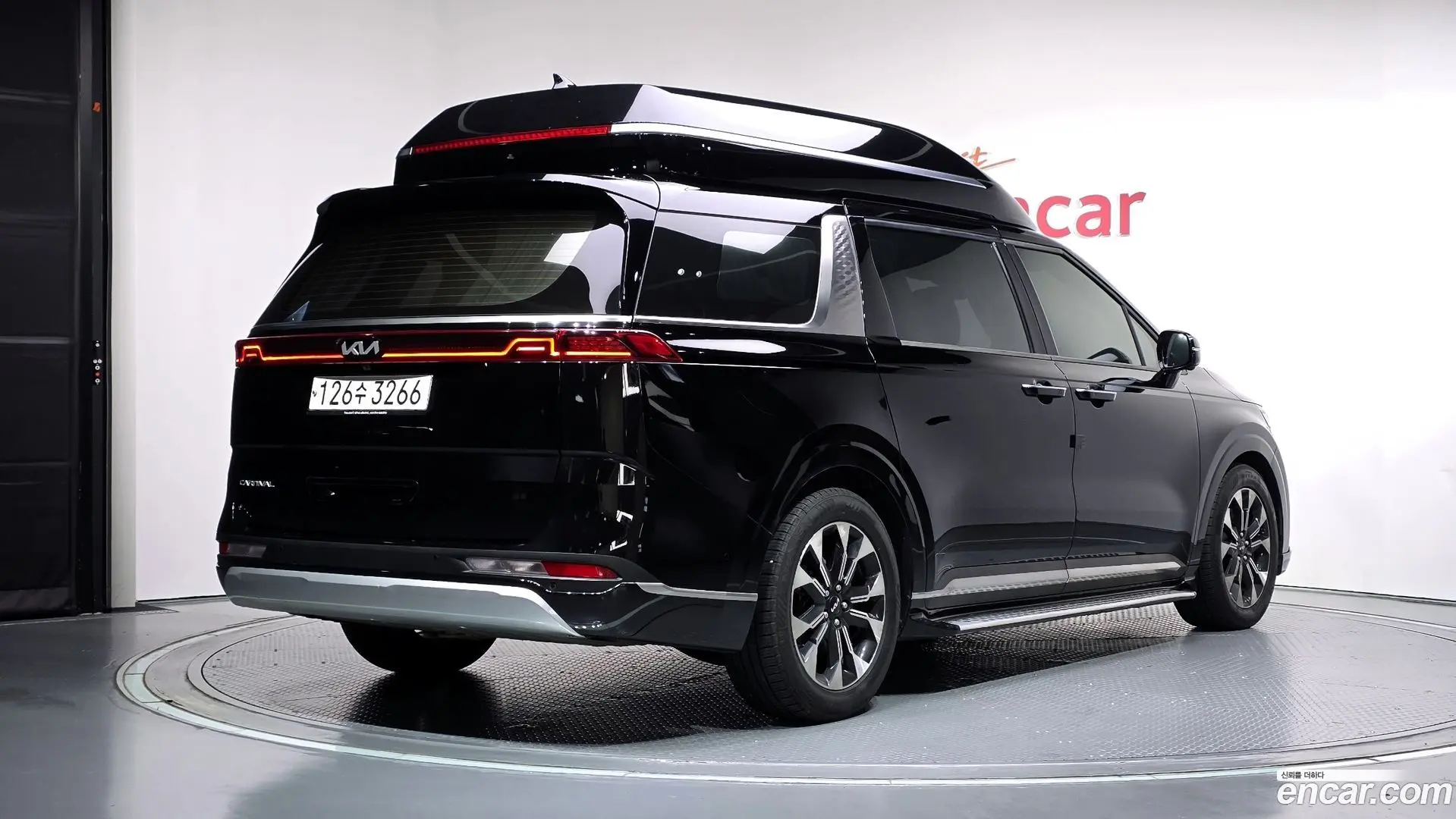 Main__Slider__Photo:Canival Kia 2021.10-1