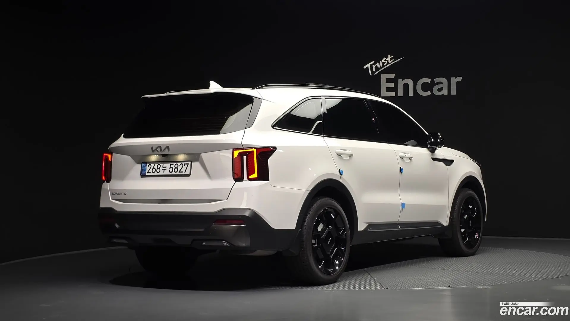 Main__Slider__Photo:Sorento Kia 2024.9-1