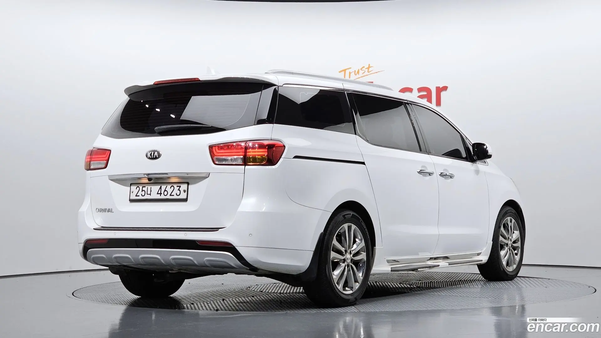 Main__Slider__Photo:Canival Kia 2018.1-1
