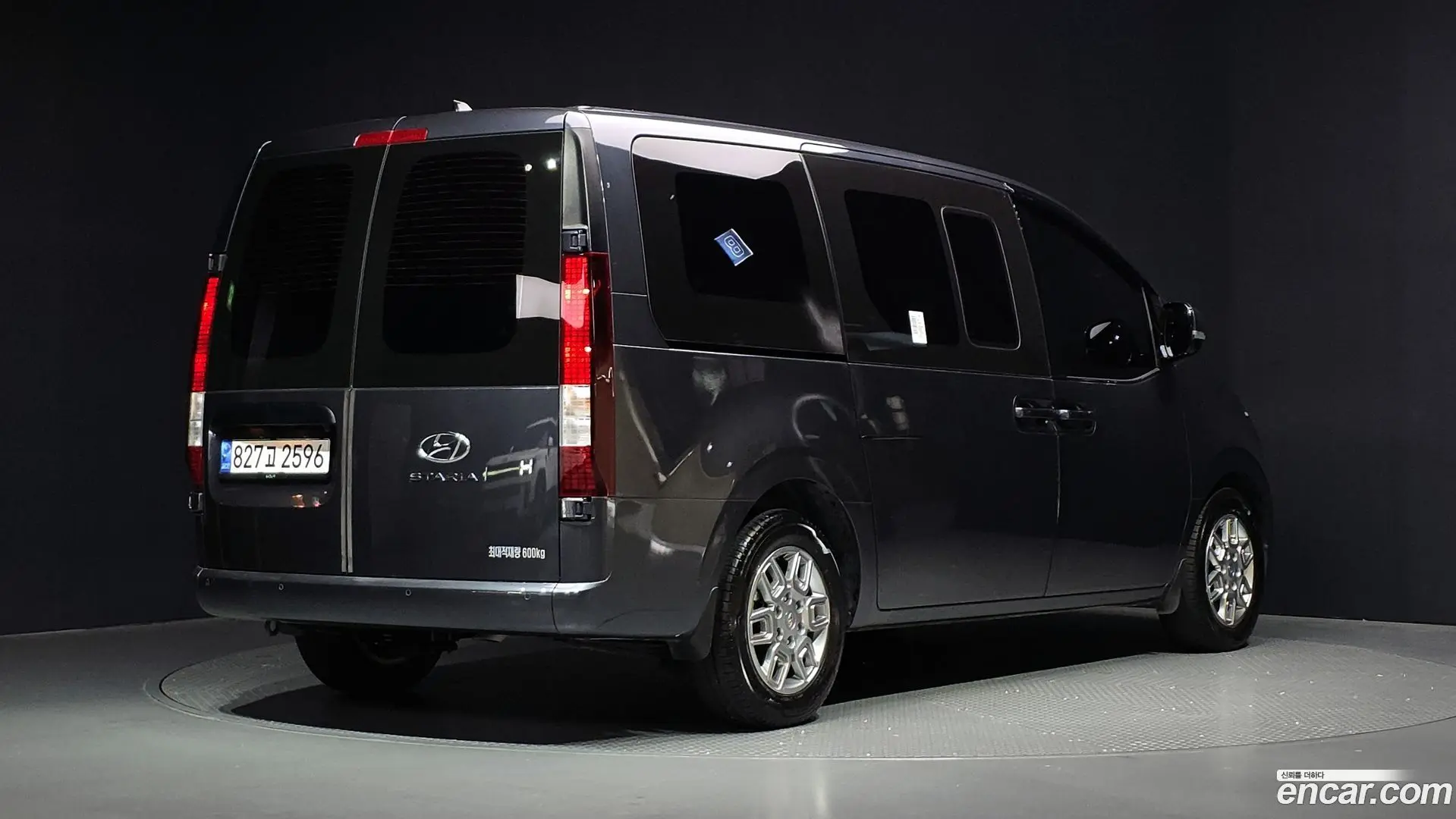 Main__Slider__Photo:Staria Hyundai 2021.11-1