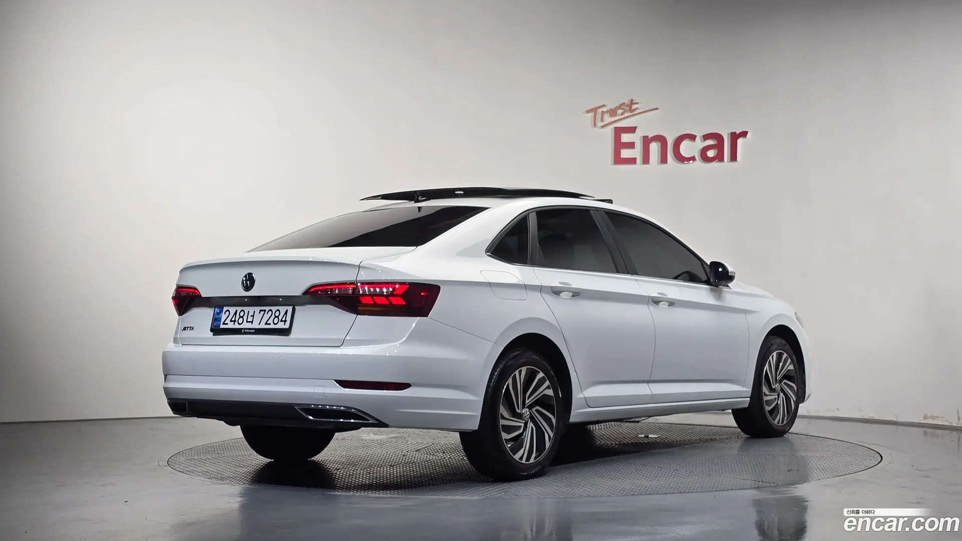 Main__Slider__Photo:Jetta Volkswagen 2021.9-1