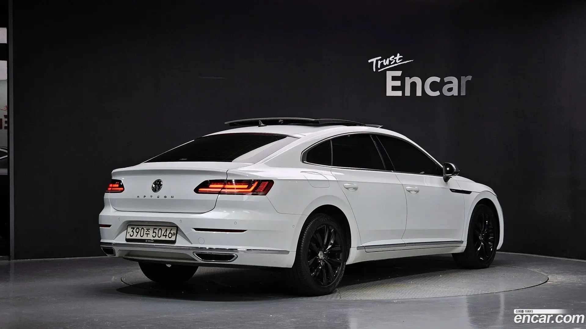 Main__Slider__Photo:Arteon Volkswagen 2019.11-1