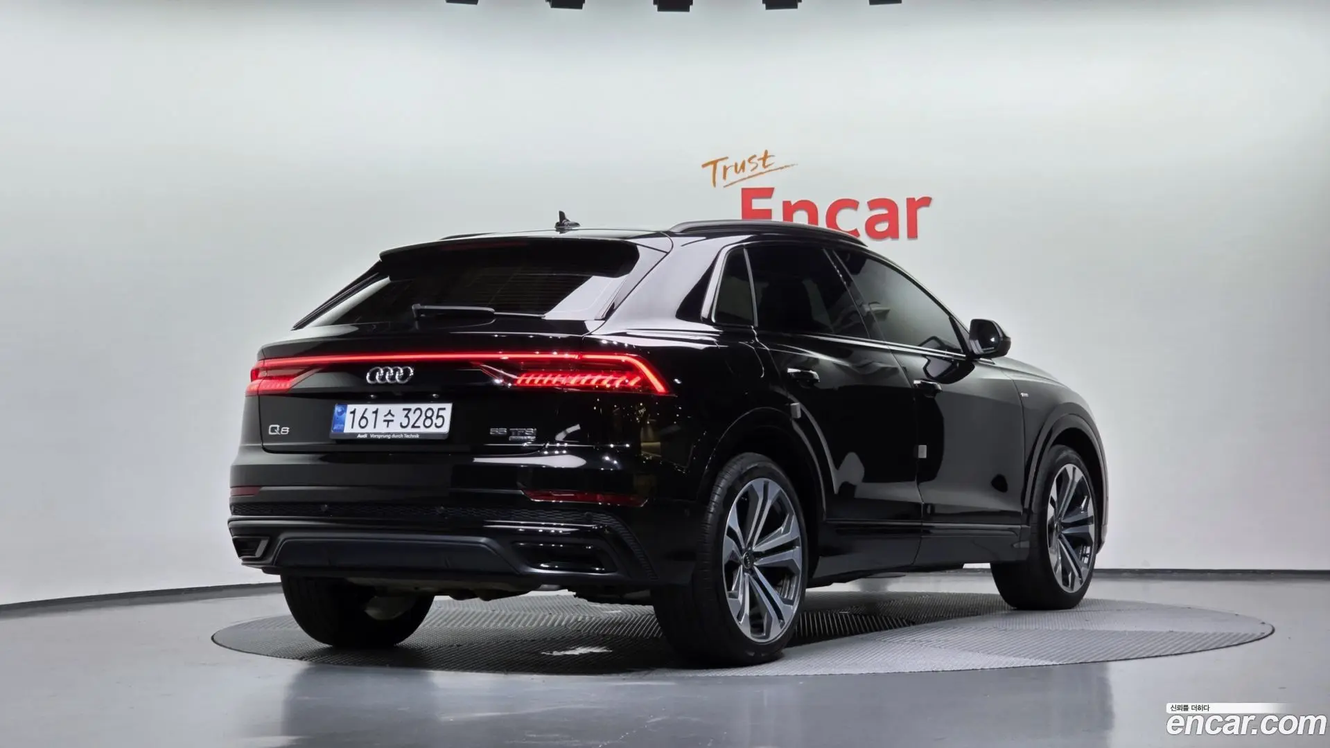 Main__Slider__Photo:Q8 Audi 2023.0-1
